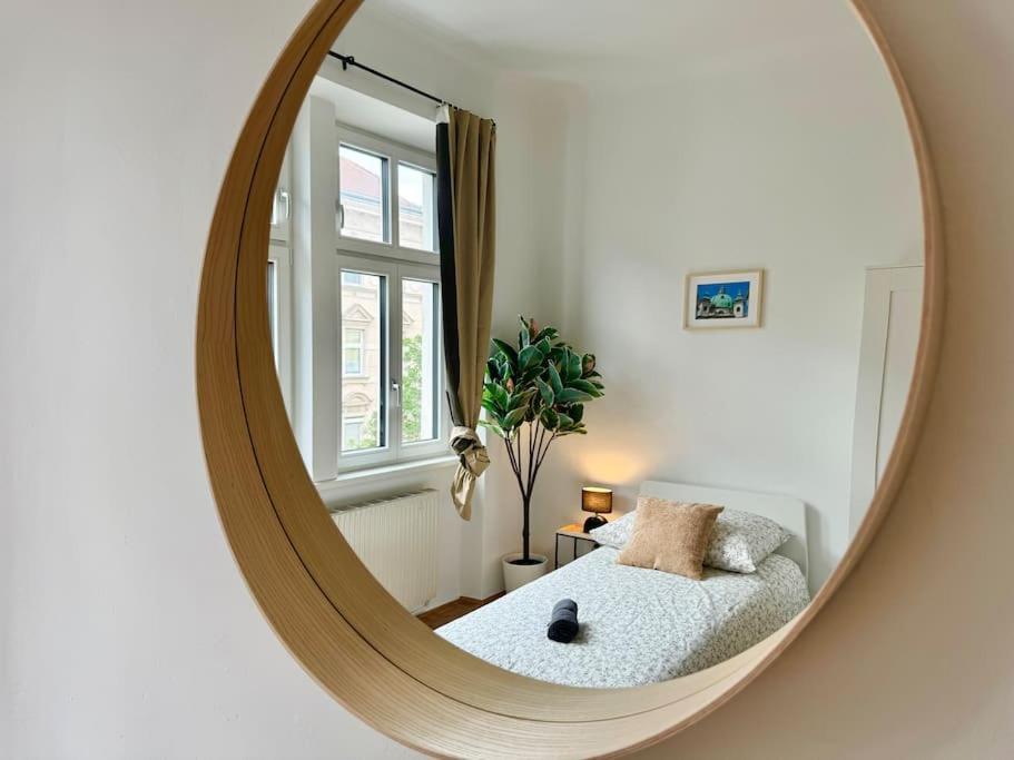 130 M2 Stylish 5 Bedroom Apartment *